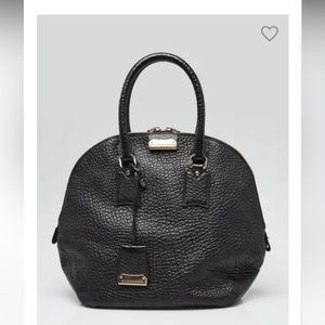 BURBERRY BLACK PURSE
Black Heritage Grained Leather Medium Orchard Bag